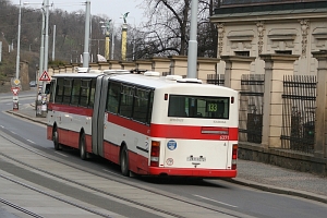 Na exponovan�ch link�ch jsou v provozu velkokapacitn� kloubov� autobusy